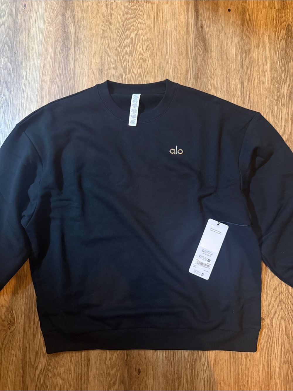 ALO Yoga Men's Black Crewneck Sweatshirt with Subtle Logo